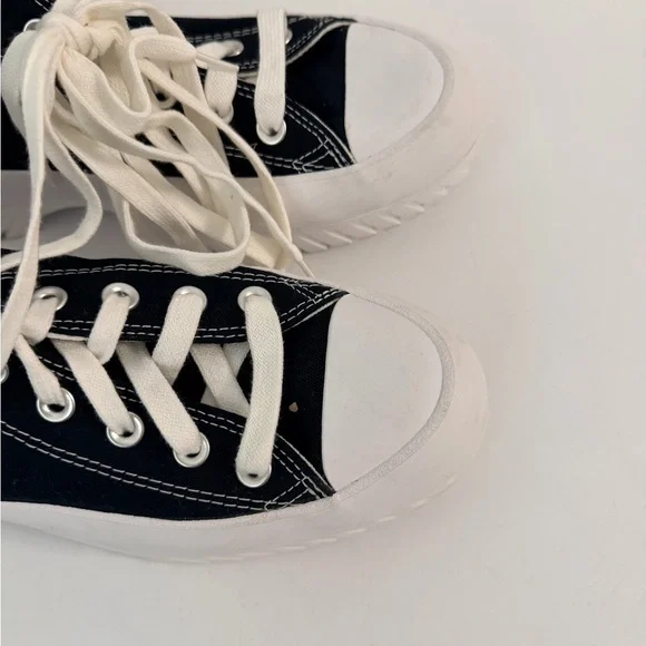 Converse Chuck Taylor All Star Lugged 2.0 Black Sneakers Women Size 10 Men 8 - Picture 4 of 7